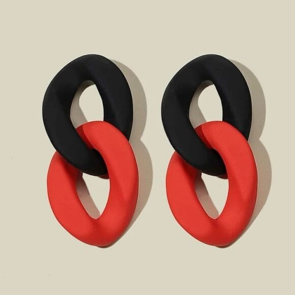 Ladies Chainlink Earrings  - Picture 1 of 3